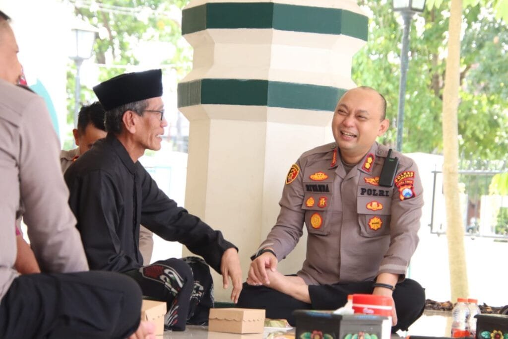 Sambut Hari Bhayangkara ke-79, Polres Sumenep Gelar Bakti Religi di Masjid Baitur Arham 3 WhatsApp Image 2025 06 17 at 16.37.18 687cdcf9 1