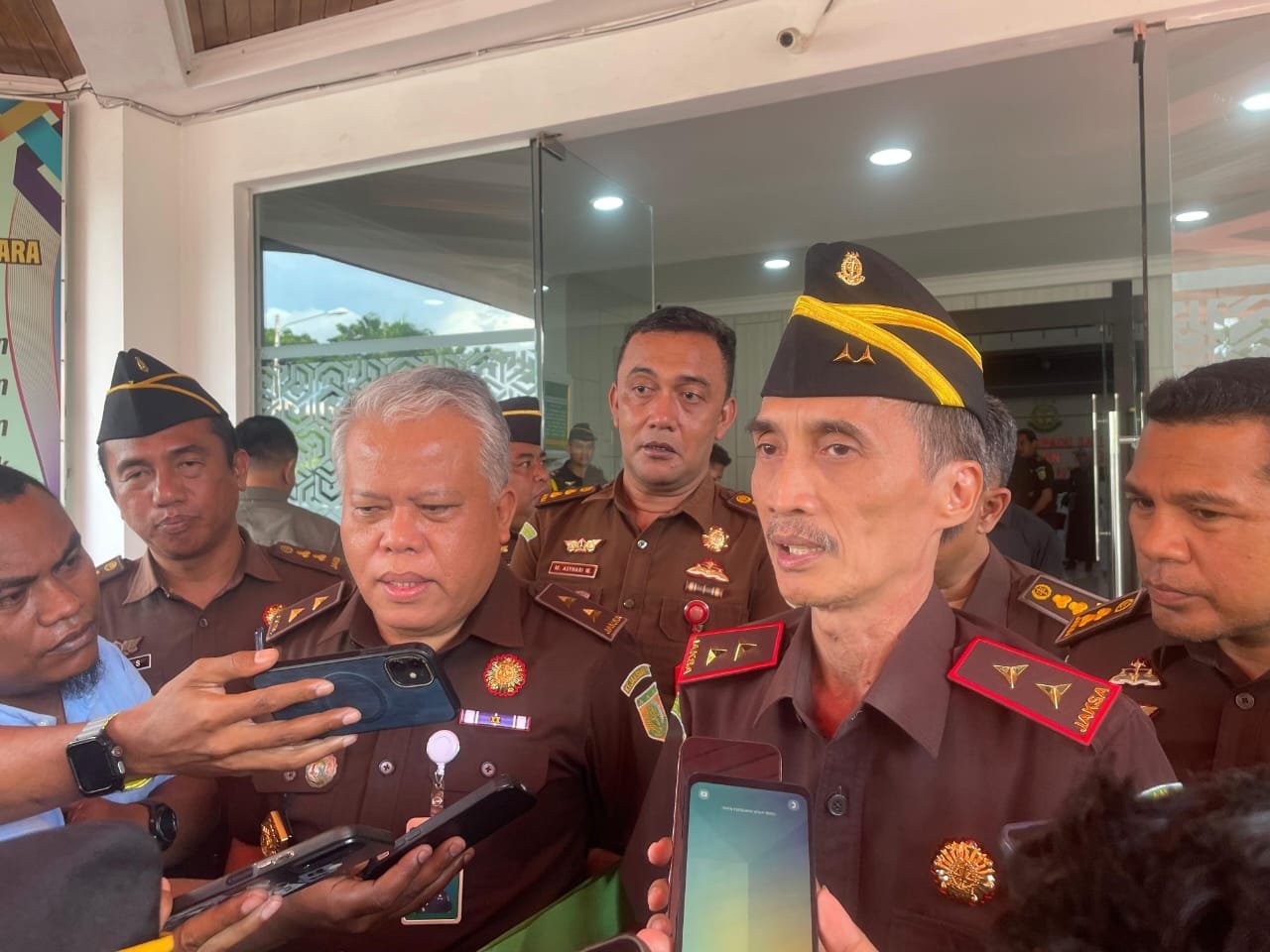 Mencurigakan! Pembelian Lahan Eks Rumdis Gubernur Malut Diduga Bermasalah, Kejati Malut Siap Ambil Alih Kasus 1 WhatsApp Image 2025 06 18 at 22.14.01