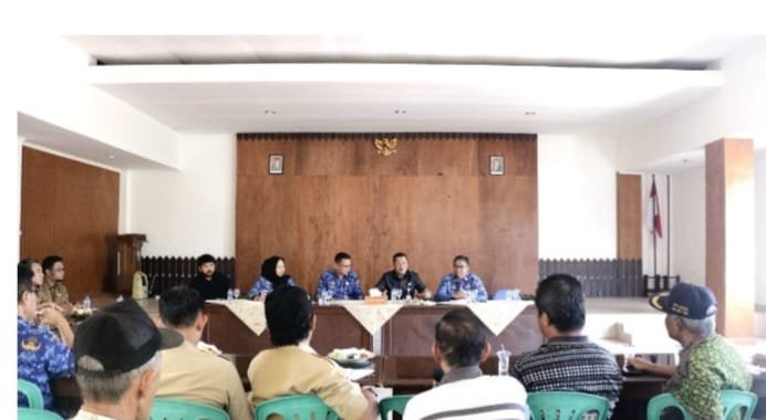 Wabup Belitung Syamsir Pastikan Pembuatan Drainase di SMPN 6 Tanjungpandan Masuk Anggaran Perubahan 1 WhatsApp Image 2025 06 19 at 14.12.43 5ec4319f