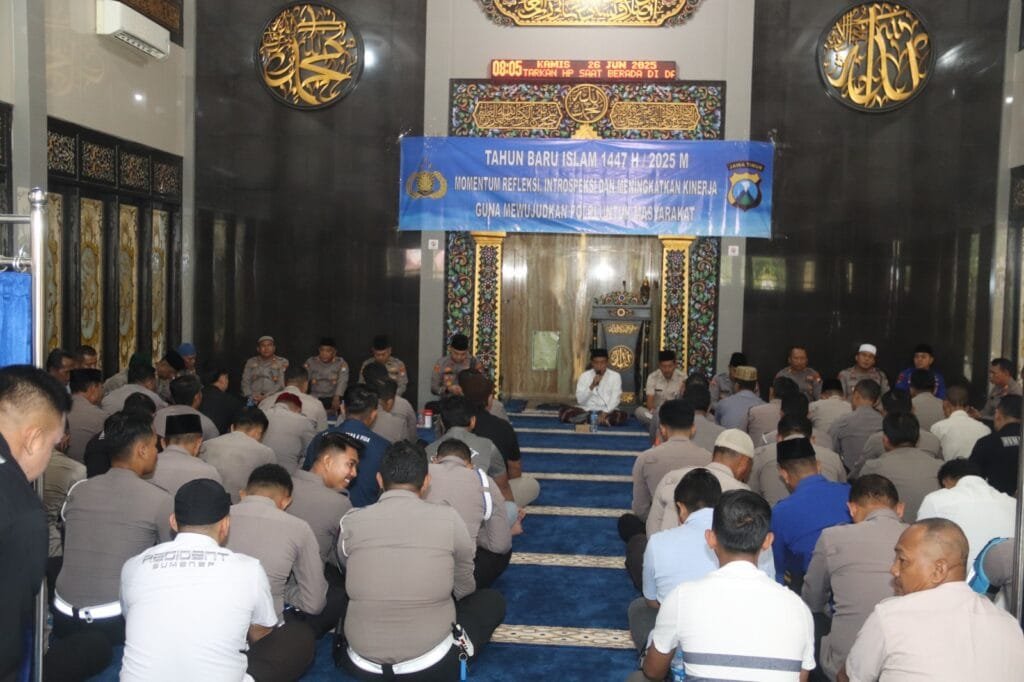 Sebagai Momentum Refleksi dan Peningkatan Kinerja Menuju Polri yang Lebih Humanis Polres Sumenep Peringati Tahun Baru Islam 1 Muharram 1447 H. 3 WhatsApp Image 2025 06 26 at 19.03.14 05de59d9
