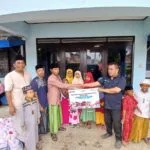 Momen Indah Pelindo Kalianget Bersama Yayasan Peduli Kasih TKBM Menyalurkan 100 Paket Sembako pada Anak Yatim dan Kaum Duafa di Dua Desa WhatsApp Image 2025 06 30 at 09.32.10 9da3d4d6 1