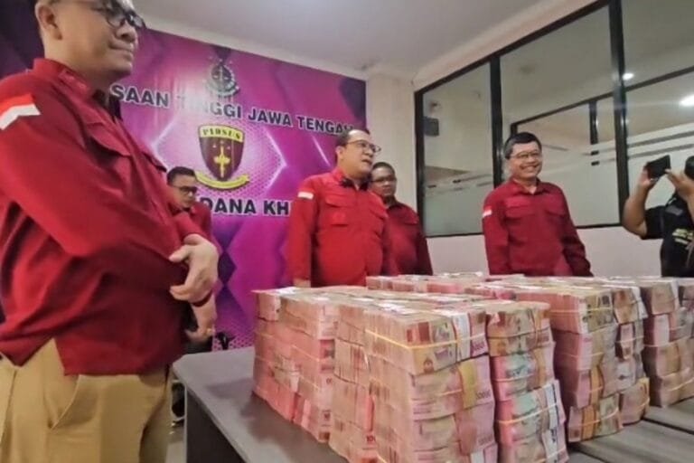 Penampakan Uang Rp 13 Miliar yang Disita Kejati Jateng Terkait Kasus Korupsi BUMD Cilacap