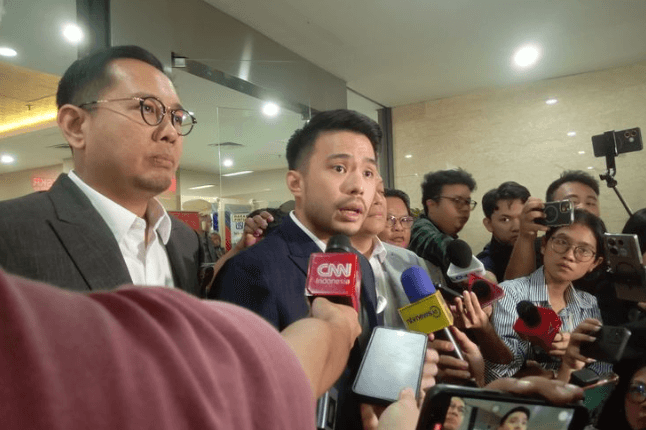 Pengacara Presiden Jokowi Hadiri Gelar Perkara Khusus Dugaan Ijazah Palsu di Bareskrim Polri 1 Screenshot 2025 07 09 174003