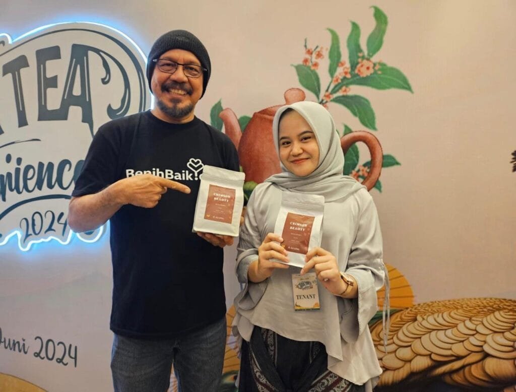 Evita Laili Syawal, Petani Milenial di Balik Suksesnya Teh Premium Pasir Canar 3 WhatsApp Image 2025 07 07 at 10.27.41 5ac002f3