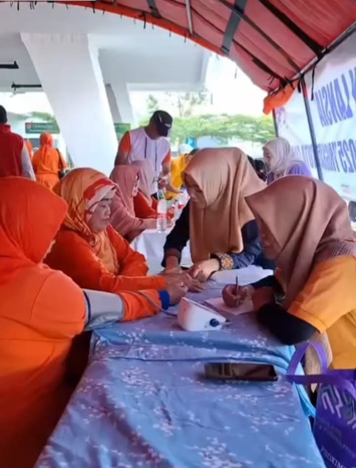 RSUD R. Syamsudin, SH Berkontribusi dalam Peringatan Hari Lanjut Usia Nasional ke-29 di Sukabumi 2 WhatsApp Image 2025 07 10 at 16.46.57 d5352c9e