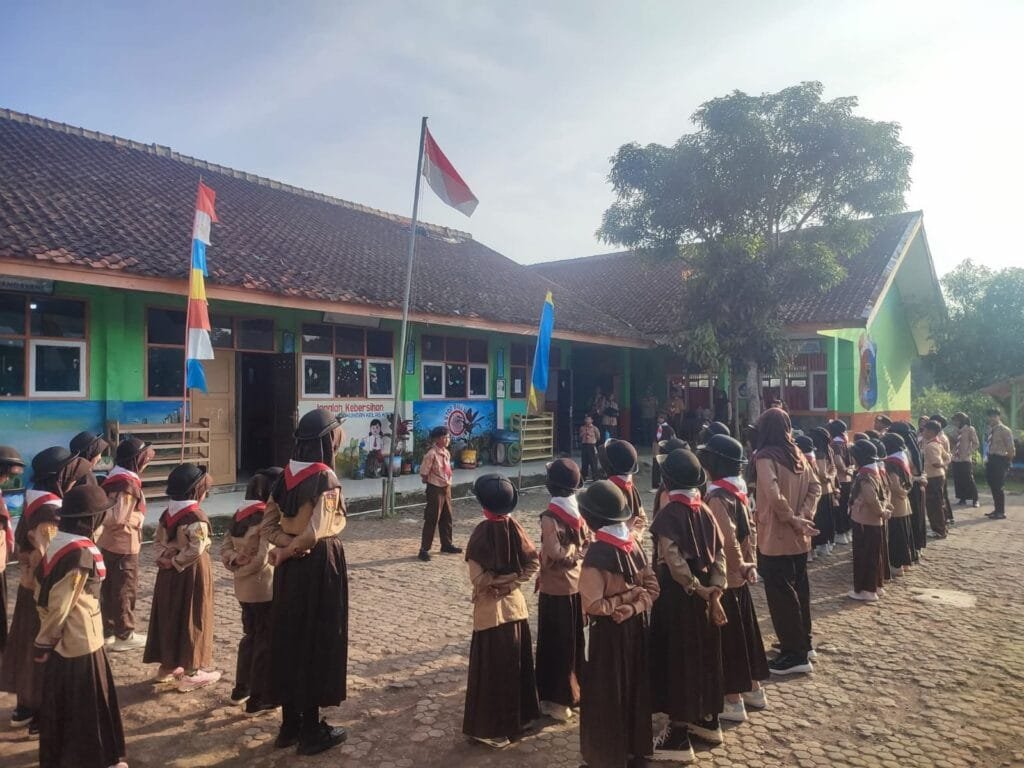 SDN 2 Purabaya Gelar Perkemahan Ramah MPLS 2025, Bangun Karakter Lewat Kegiatan Pramuka 5 WhatsApp Image 2025 07 18 at 22.33.49 fa8f6159