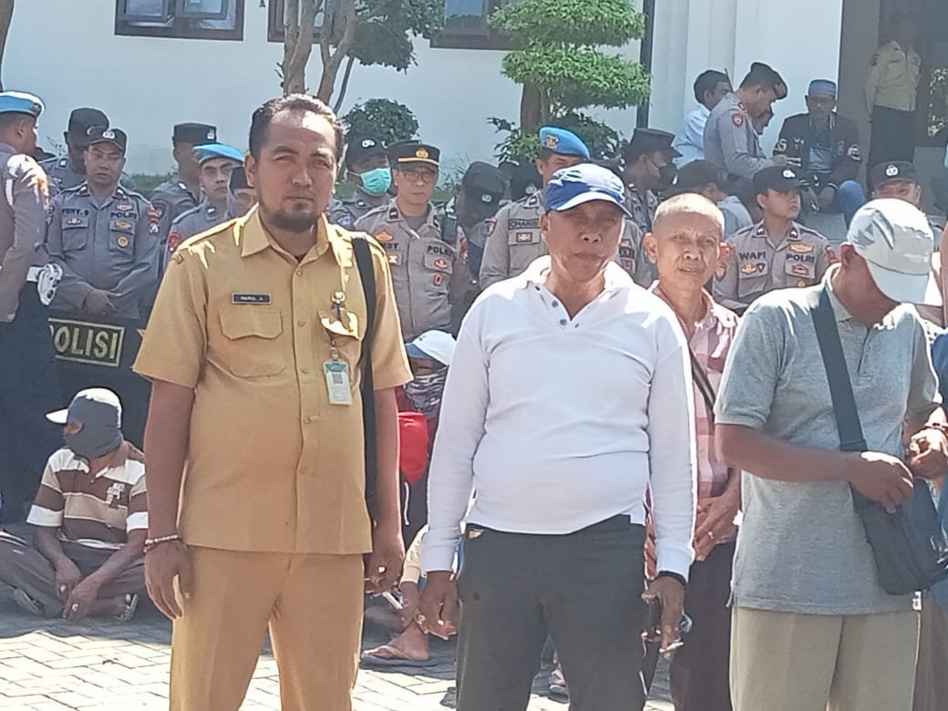 PT Garam (Persero) Kalianget Kembali Didemo Masyarakat yang Tergabung dalam Yayasan Tanah Leluhur (YTL) Terkait Konflik Lahan Blok 106 dan 107 1 WhatsApp Image 2025 07 21 at 20.14.15 0b248b0c