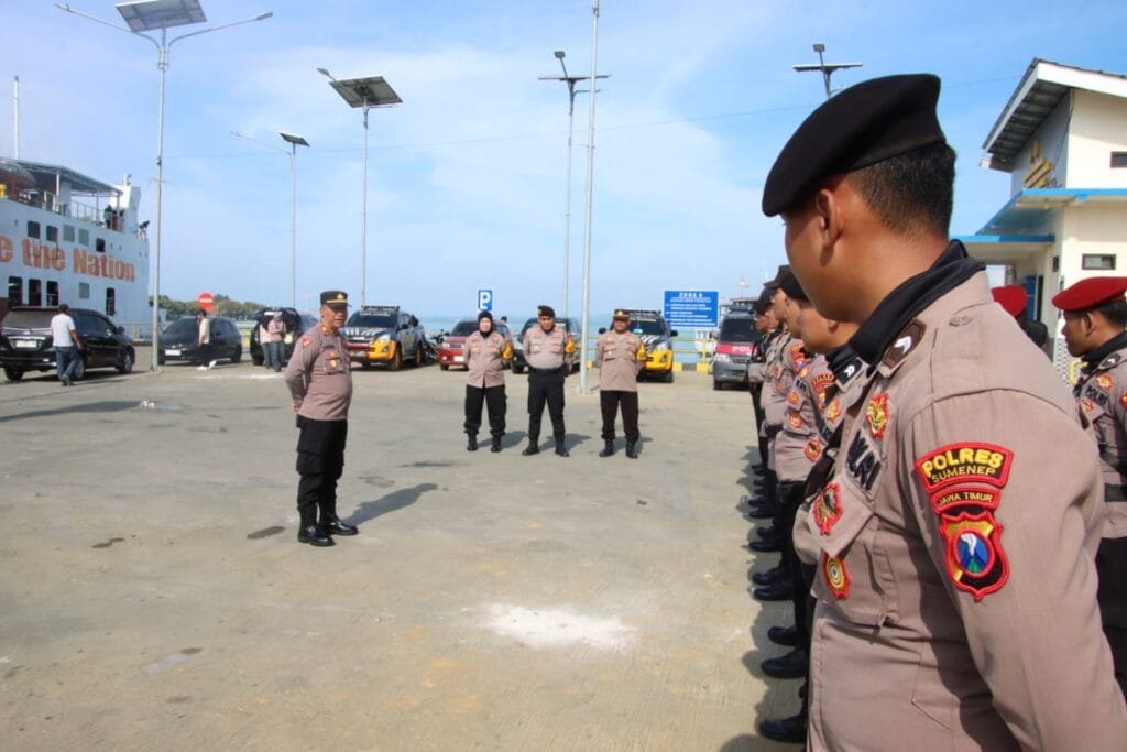 Kabag Ops Polres Sumenep Pimpin Apel Keberangkatan Patroli Safari Kepulauan 2 WhatsApp Image 2025 07 23 at 13.31.56 db27e03e