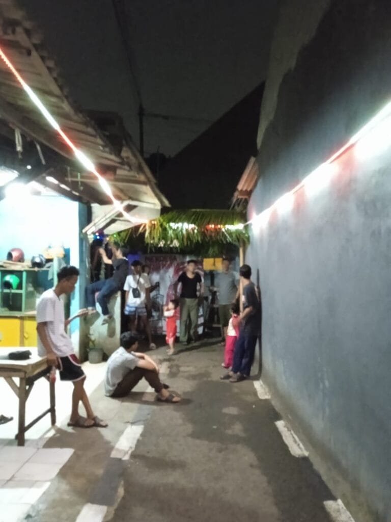 Heboh di Kampung Pitara! Warga RT 04 RW 07 Depok Kompak "Sulap" Lingkungan Jadi Merah Putih Jelang HUT RI ke-80 4 WhatsApp Image 2025 07 28 at 06.00.00 703f23d9 1