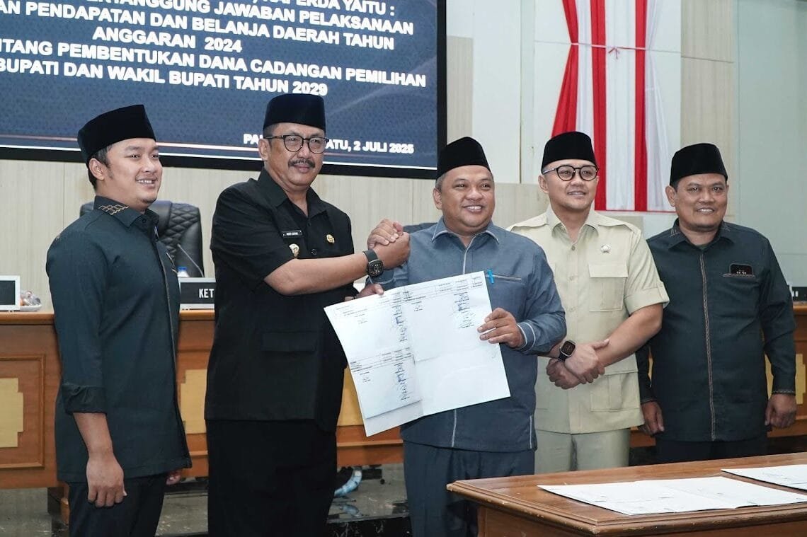 DPRD Kabupaten Sukabumi Sahkan Dua Raperda dalam Rapat Paripurna ke-24 Tahun Sidang 2025 1 XVT09752 1 1140x759 1
