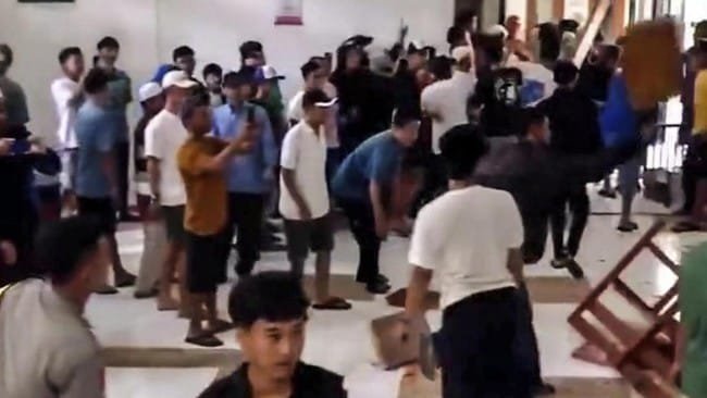 e7cab83611948ff8ed2add2ffab90f6d 1