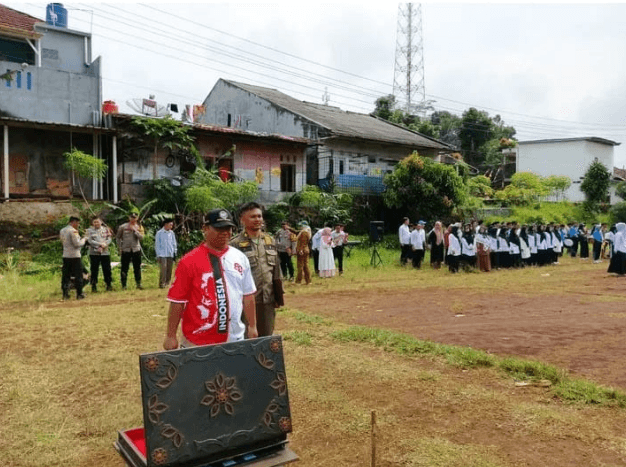 Semangat Muda Sambut HUT RI ke-80: Paskibra SMK Al-Ittihad Siap Kibarkan Merah Putih di Purabaya 2 Screenshot 2025 08 12 144823