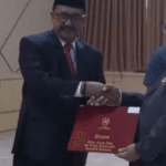 80 PNS Sukabumi Terima Satyalancana Karya Satya, Bupati Asep Japar Tekankan Loyalitas dan Reformasi Birokrasi Screenshot 2025 08 16 072111