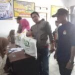 Pemdes Tarisi Salurkan Beras 20 Kg untuk 292 KPM, Pastikan Bantuan Tepat Sasaran WhatsApp Image 2025 08 07 at 14.49.09 d2515c9b