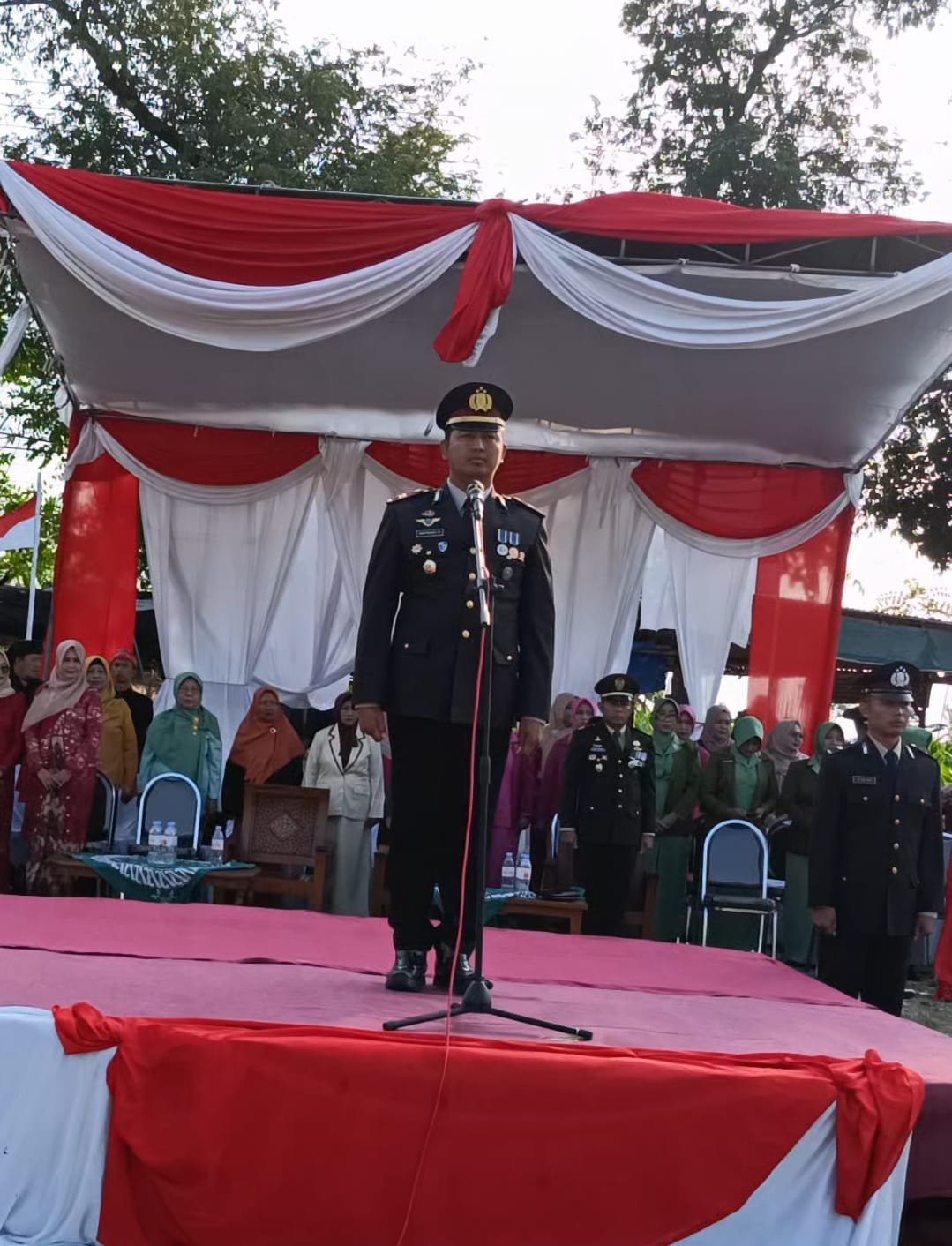 Penurunan Bendera Merah Putih Memperingati Hari Kemerdekaan RI Ke- 80 Tahun 2025 di Lapangan TV Desa Krejengan Probolinggo. 1 WhatsApp Image 2025 08 17 at 17.38.14 f6730992