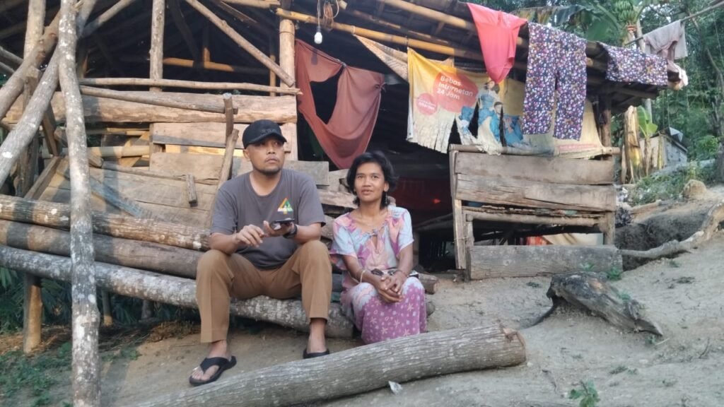 Tidur di Kandang Domba, Etin Menanti Uluran Tangan Bupati Sukabumi Janjikan Bantuan Rumah Layak 2 WhatsApp Image 2025 08 26 at 13.20.51 04117de9