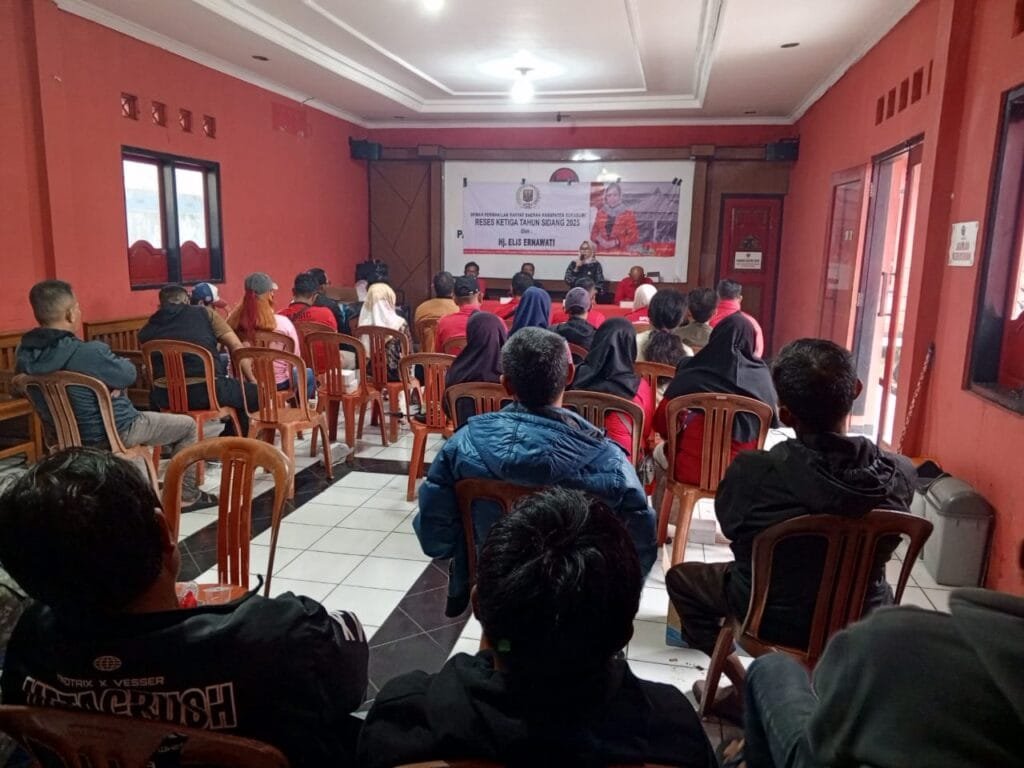 Reses Hj. Elis Ernawati Ajak Kader PDI Perjuangan Proaktif Tangani Stunting dan Gizi Buruk 3 WhatsApp Image 2025 09 17 at 20.03.33 d29bbf5a