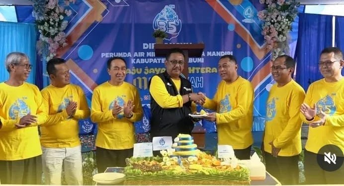 Bupati Sukabumi Dorong Perumda Tirtajaya Mandiri Perluas Layanan Hingga Seluruh Kecamatan 1 WhatsApp Image 2025 09 23 at 14.04.03 0780a681