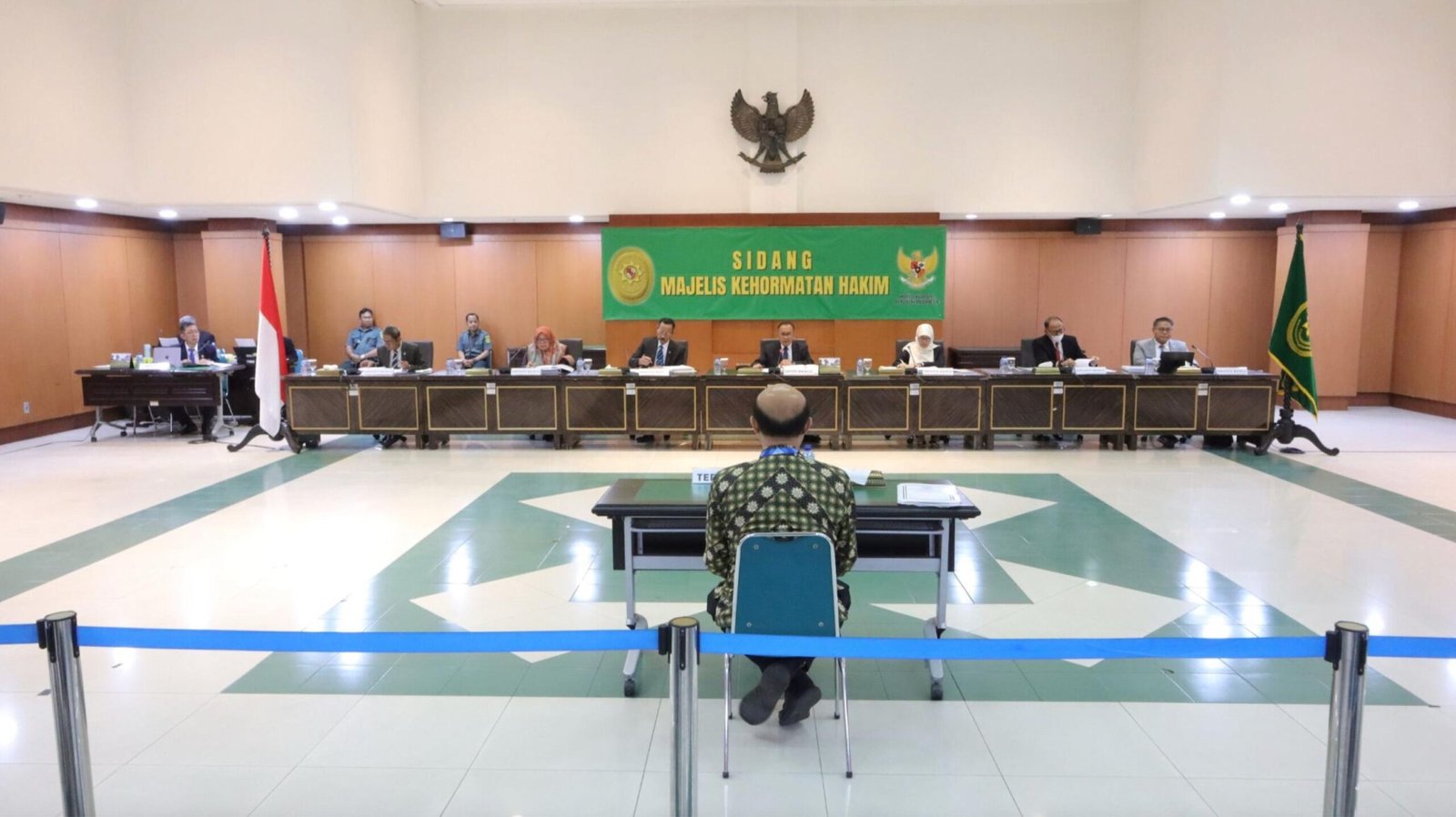 ky ma berhentikan mantan ketua pengadilan negeri ini penyebabnya thumbnail scaled