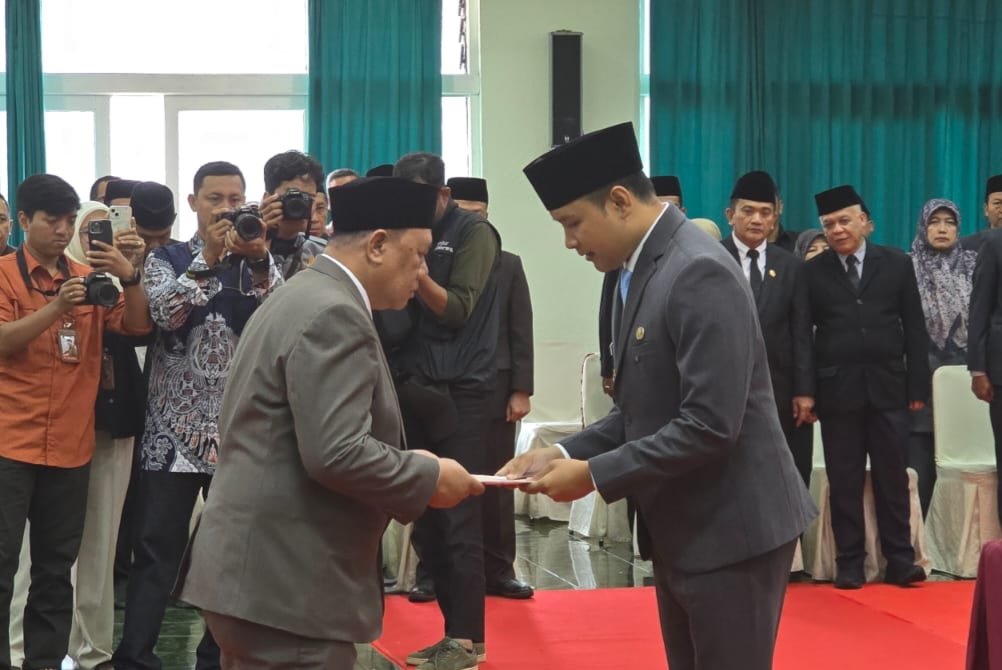 Ahmad Rifai Ashari Resmi Dikukuhkan sebagai Sekda Cianjur, 135 Kepala Sekolah dan Pejabat Lain Dilantik 2 IMG 20251030 142920