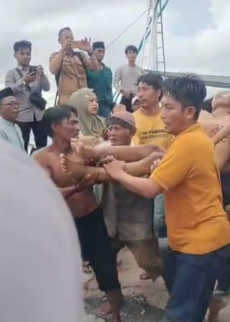 Anak 17 Tahun Tenggelam di Dermaga Bringsang Giligenting, Polsek Giligenting Lakukan Olah TKP dan Koordinasi dengan Keluarga Korban 5 Screenshot 2025 10 20 202408