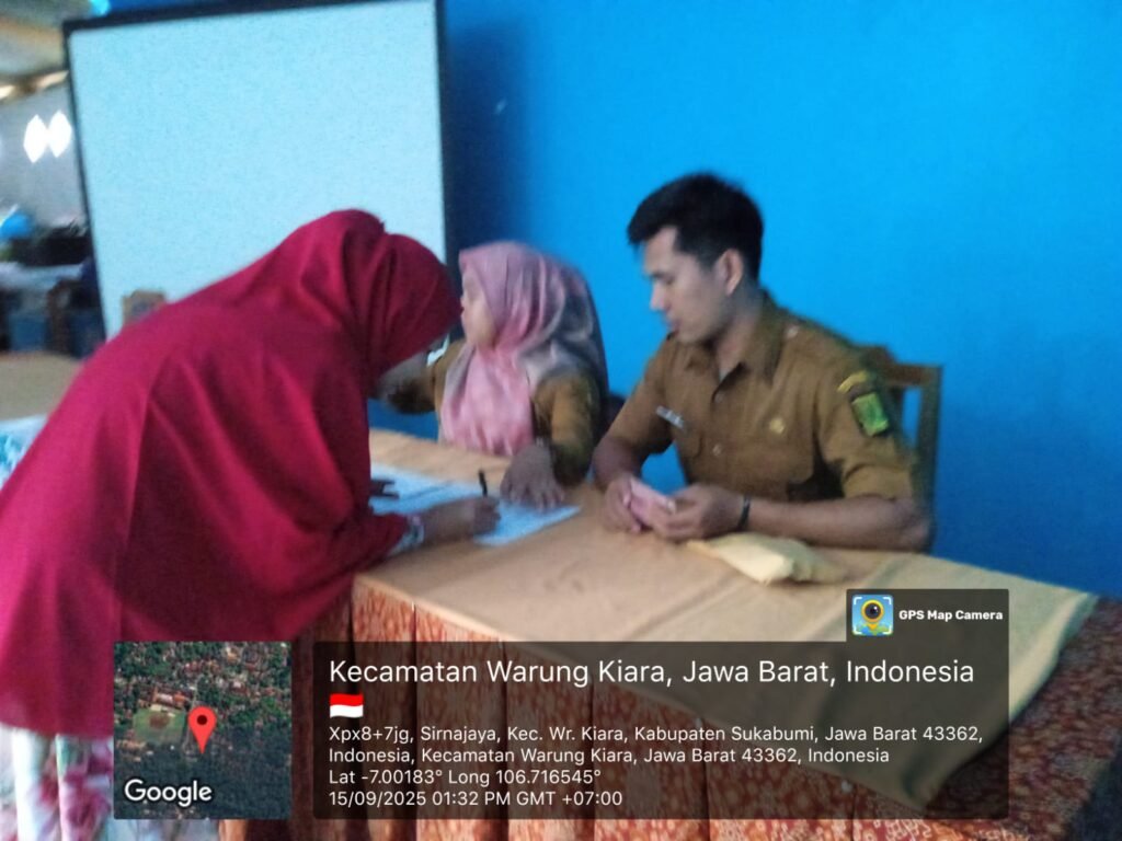 Pemdes Sirnajaya Salurkan BLT Dana Desa untuk 40 Keluarga Penerima Manfaat Tahun 2025 2 WhatsApp Image 2025 10 14 at 13.39.58 0a50825f
