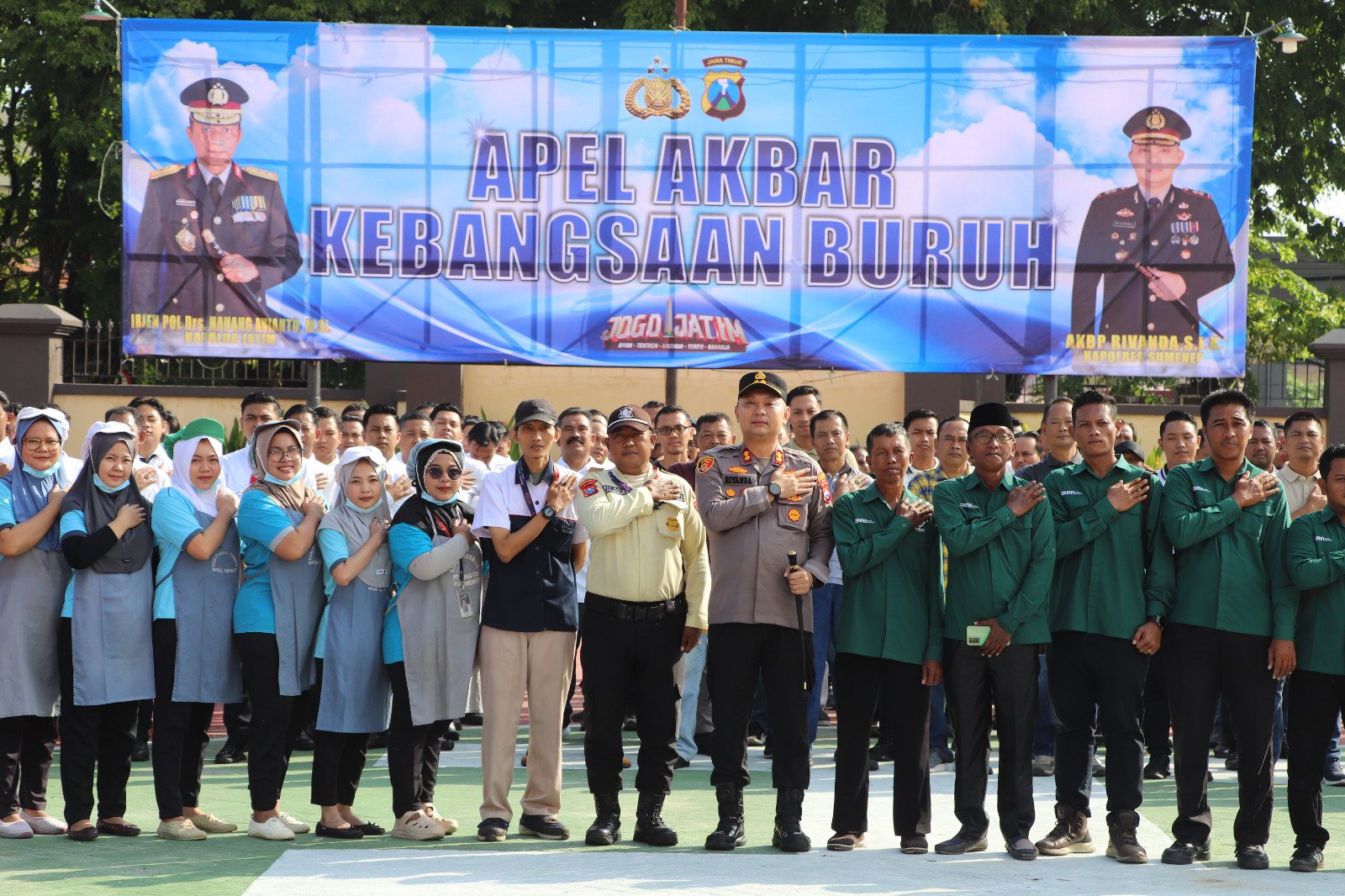 Sinergi Buruh dan Polri, Kapolres Sumenep Kobarkan Semangat Persatuan di Apel Akbar Kebangsaan 2 WhatsApp Image 2025 10 23 at 13.17.17