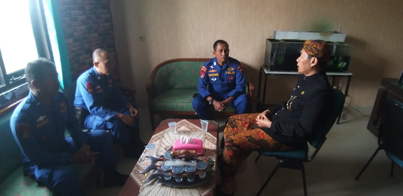 Dalam Rangka Mendukung Asta Cita Kampung Nelayan Merah Putih Polairud Polda Jatim Berkalaborasi dengan Dinas Perikanan Sumenep. 2 WhatsApp Image 2025 10 31 at 04.53.10 2 1