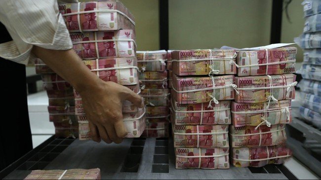 Kemendikbudristek dan Vendor Kembalikan Uang Dolar dan Rupiah ke Kejagung Terkait Kasus Laptop Digitalisasi Pendidikan 1 ab4430c4 203e 4bfa 938b 5a313a5b9128 169