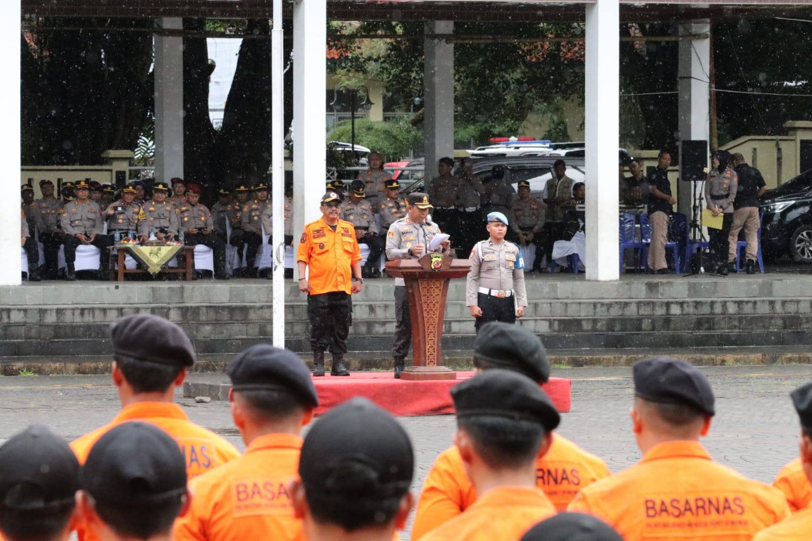 Berita: Bupati Hadiri Apel Kesiapsiagaan Tanggap Darurat Bencana di Palabuhanratu 3 574853145 1234139768747859 3381497396799574651 n