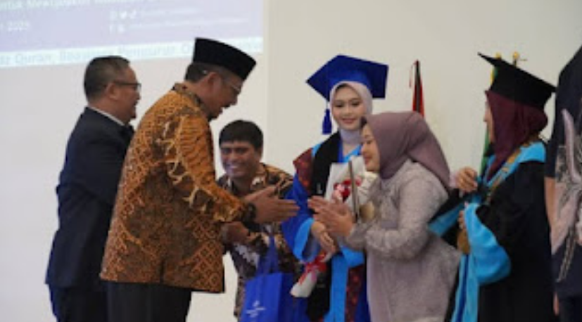 Bupati Sukabumi Hadiri Wisuda Gelombang I UMMI, Yakin Para Sarjana Siap Berkontribusi bagi Masyarakat 2 Screenshot 2025 11 06 193358