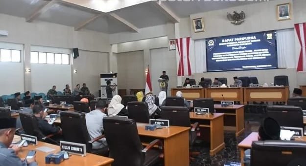 DPRD Kabupaten Sukabumi Bahas Raperda Pencegahan dan Penanggulangan Kebakaran serta Non Kebakaran 2 WhatsApp Image 2025 11 13 at 15.47.27 a57bc89c