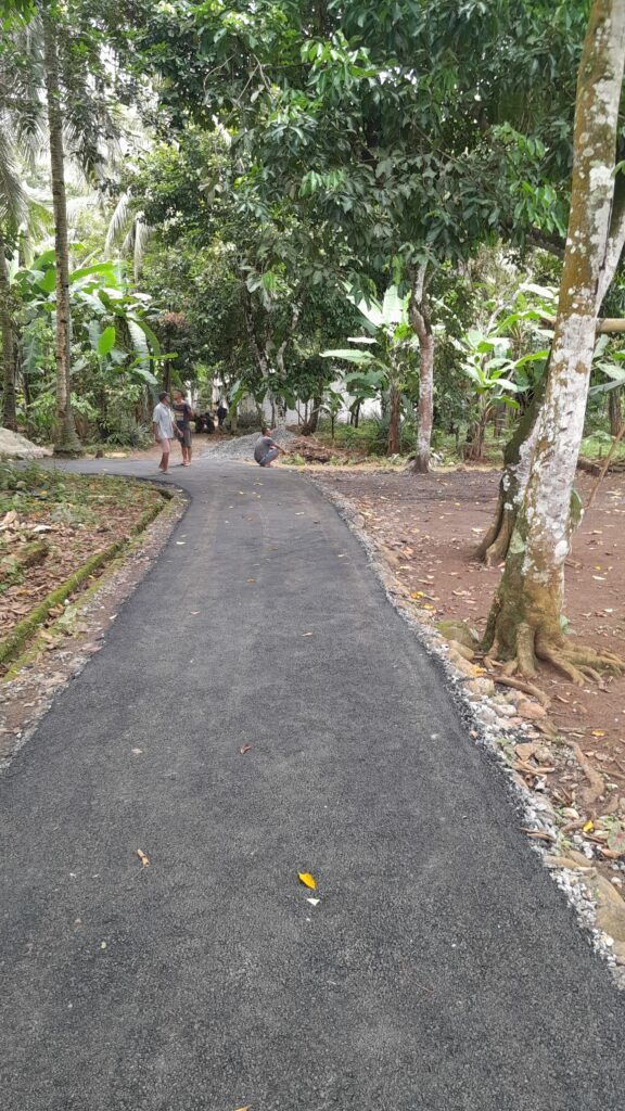 Pemdes Sirnajaya Realisasikan Anggaran Banprov 2025 untuk Pengaspalan Jalan Lingkungan 2 WhatsApp Image 2025 11 19 at 15.13.22