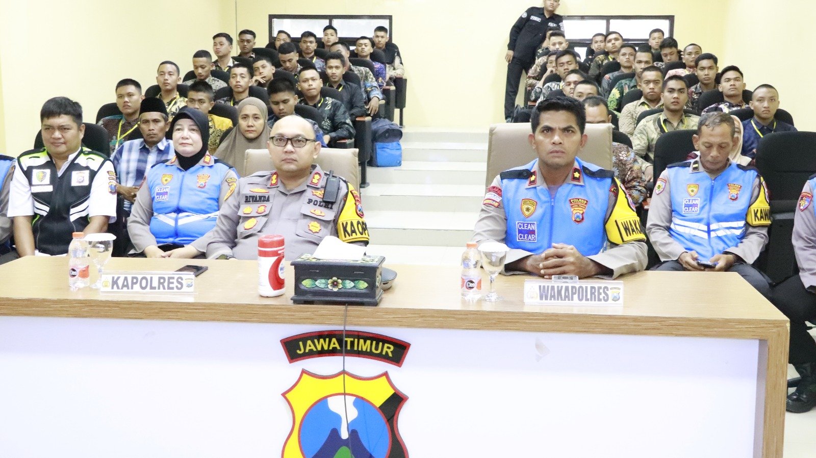 Wujudkan Transparansi Rekrutmen, Polres Sumenep Gelar Penandatanganan Pakta Integritas Dan Pengambilan Sumpah 1 WhatsApp Image 2025 11 19 at 16.24.08 1