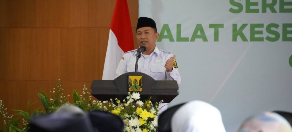 Baznas Kabupaten Sukabumi Terima Bantuan Ambulans, Wabup: “Semoga Memberi Manfaat Besar untuk Masyarakat” 2 WhatsApp Image 2025 12 10 at 15.51.11