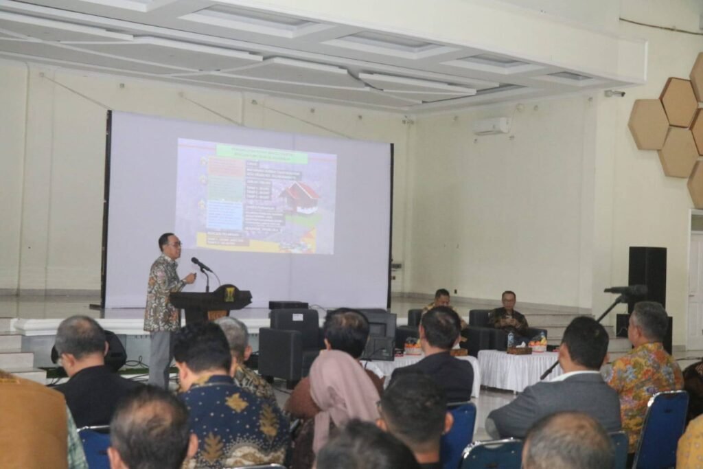 Pemkab Sukabumi Gandeng Pengusaha Bangun Hunian Tetap bagi Warga Terdampak Bencana 2 619198865 1294415909386911 850030372034079242 n