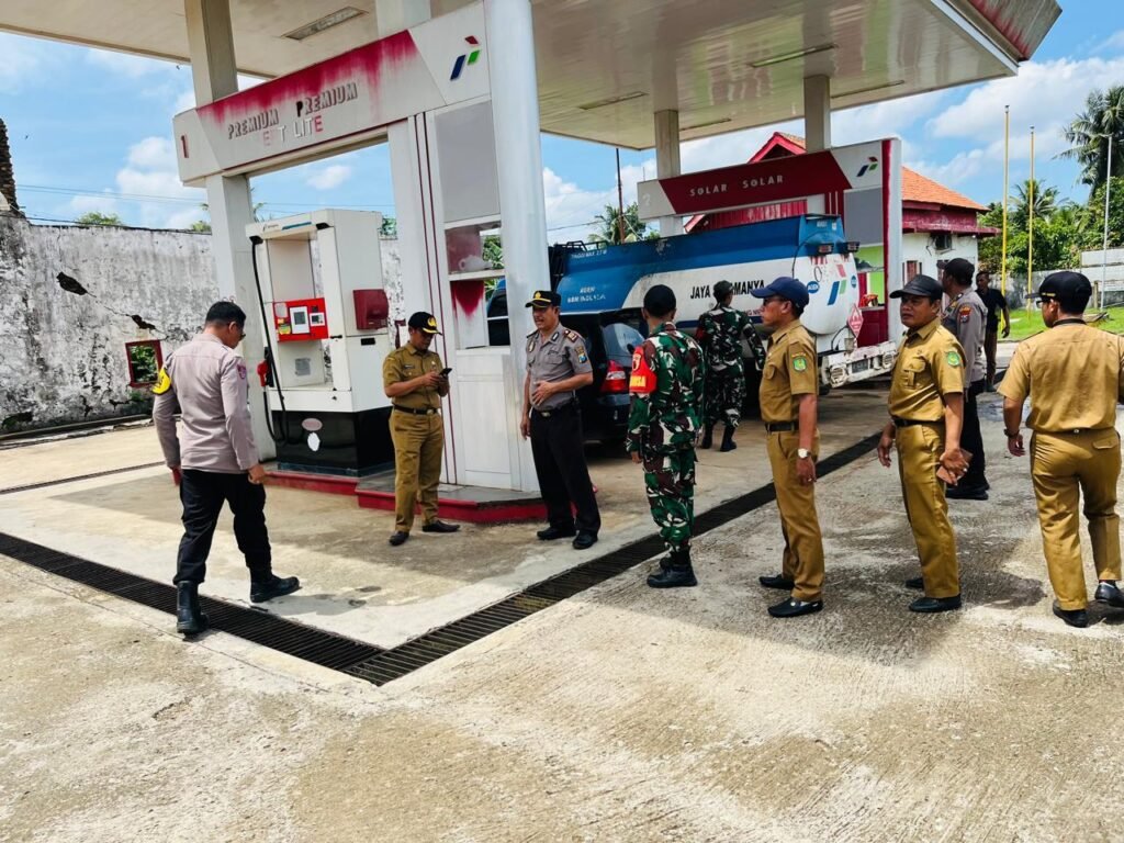 Forpimka Kangean Lakukan Patroli dan Pengecekan BBM, Antisipasi Kelangkaan Pertalite 2 WhatsApp Image 2026 04 01 at 08.29.27
