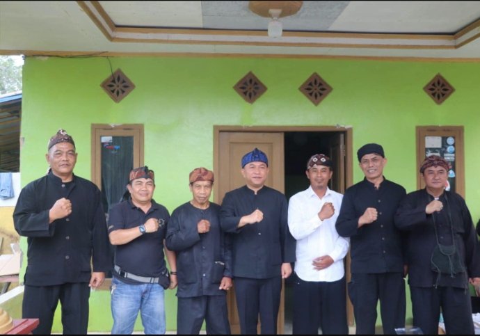 Wakil Bupati Sukabumi Hadiri Seren Taun Kasepuhan Girijaya, Tegaskan Komitmen Lestarikan Warisan Budaya Adat 2 WhatsApp Image 2026 07 06 at 06.25.30