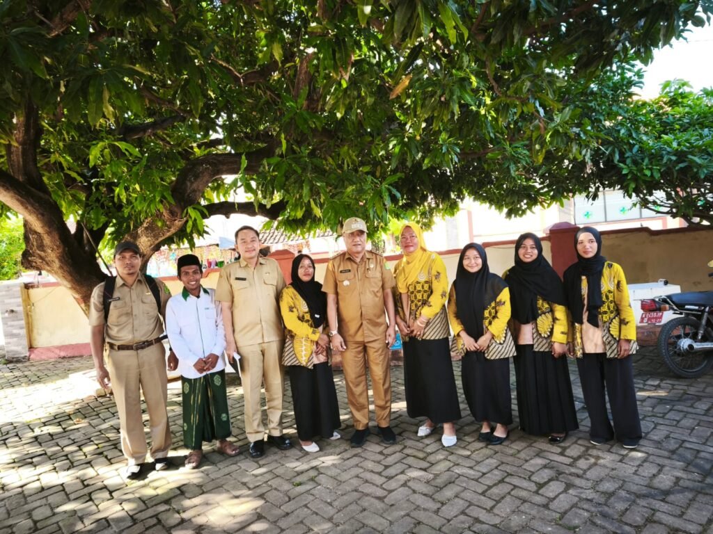 Masyarakat Raas Merasa Kehilangan Atas Pindahnya Camat Subiyakto Yang Kini Emban Tugas Jadi Camat Arjasa. 3 WhatsApp Image 2026 07 15 at 4.39.01 PM 1