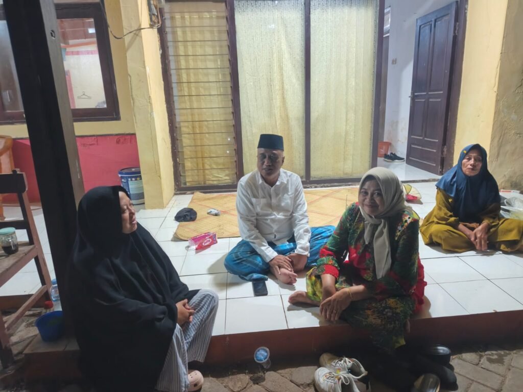 Masyarakat Raas Merasa Berat Berpisah Dengan Mantan Camat Subiyakto Yang Kini Emban Tugas Baru di Kecamatan Arjasa Kangean. 2 WhatsApp Image 2026 07 23 at 8.14.52 PM