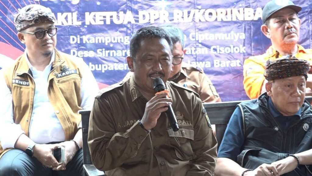 DAMPINGI WAKIL KETUA DPR RI KE CIPTAMULYA, BUPATI TEGASKAN PEMKAB SUKABUMI TERUS MENGAWAL HINGGA PEMULIHAN 3 WhatsApp Image 2026 08 11 at 11.39.46 AM 2