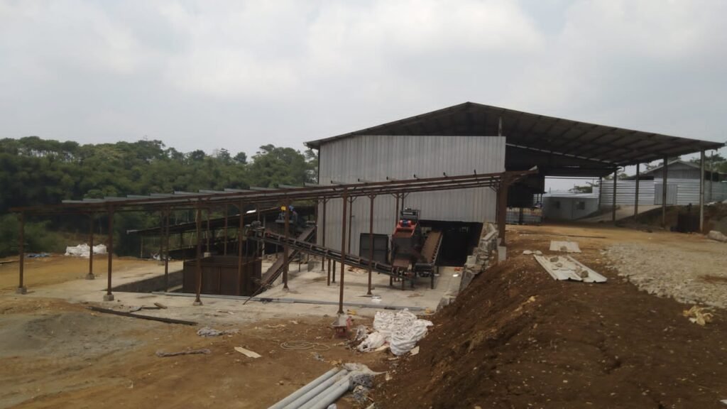DUGAAN PERUBAHAN PENGUASAAN PENGOLAHAN EMAS DI WALURAN, JWI PERTANYAKAN KOMITMEN PERJANJIAN 3 WhatsApp Image 2026 10 02 at 12.30.33