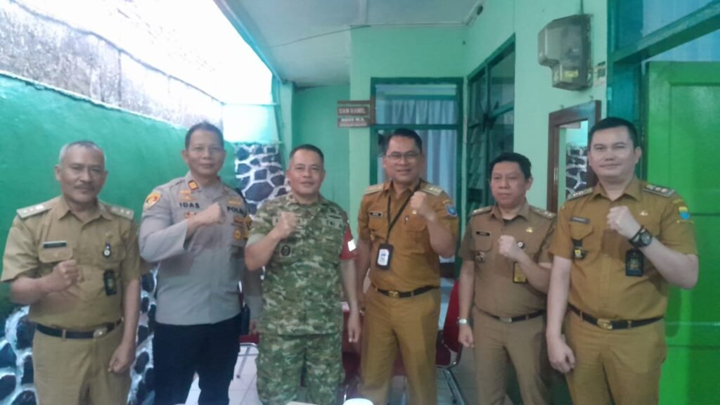Dirgahayu TNI ke-81, Polsek Cidadap Perkuat Sinergitas TNI-Polri 3 WhatsApp Image 2026 10 05 at 2.40.28 PM