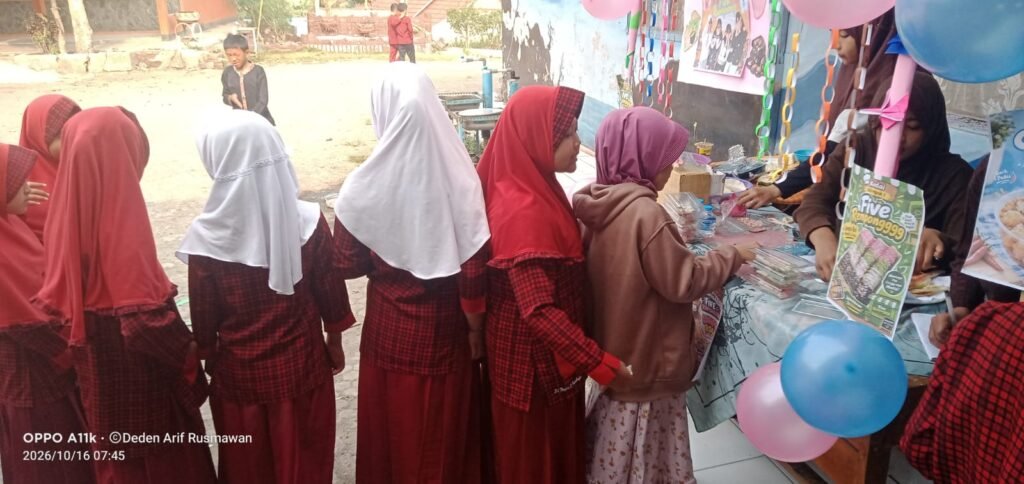 SDN 2 Purabaya Tanamkan Jiwa Wirausaha Sejak Dini, Siswa Belajar Mandiri, Berkolaborasi, dan Berkarya dengan Gembira 4 WhatsApp Image 2026 10 17 at 09.55.26 1