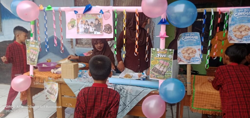 SDN 2 Purabaya Tanamkan Jiwa Wirausaha Sejak Dini, Siswa Belajar Mandiri, Berkolaborasi, dan Berkarya dengan Gembira 5 WhatsApp Image 2026 10 17 at 09.55.27
